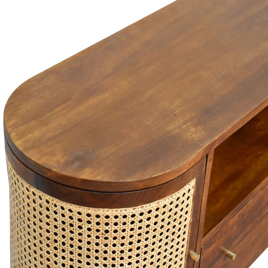 Larissa Chestnut Media Unit